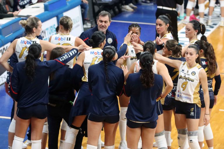 Cangrejeras de Santurce remain unbeaten and move into first place alongside Caguas