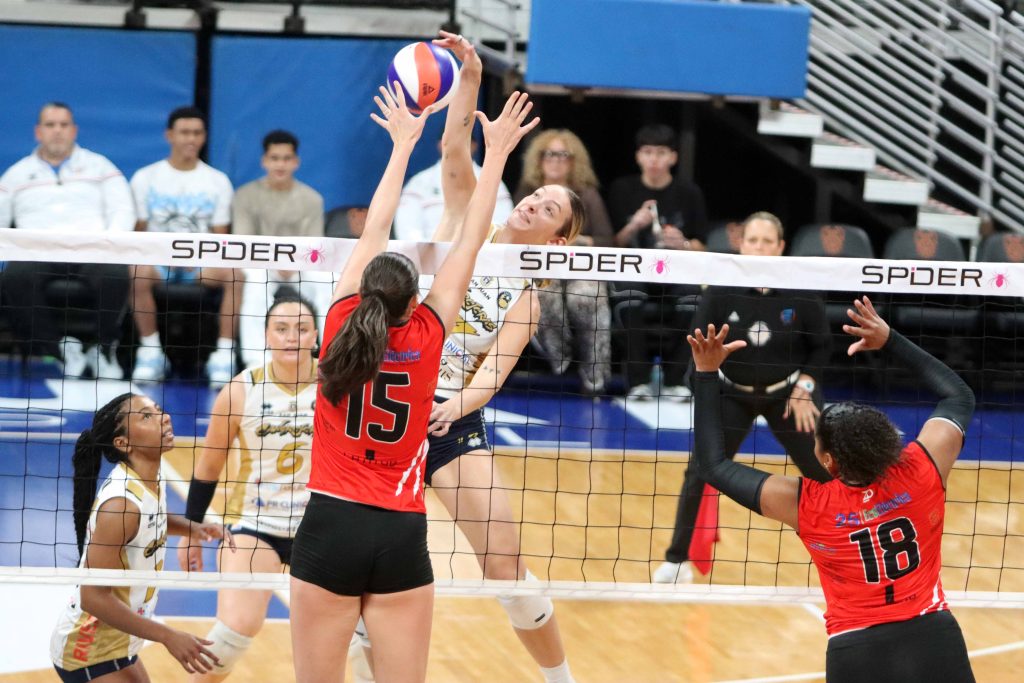 Cangrejeras stay unbeaten; Atenienses return to winning ways