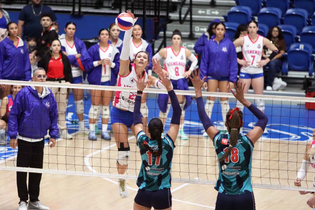 Atenienses Stop Criollas and Keep Semifinal Hopes Alive