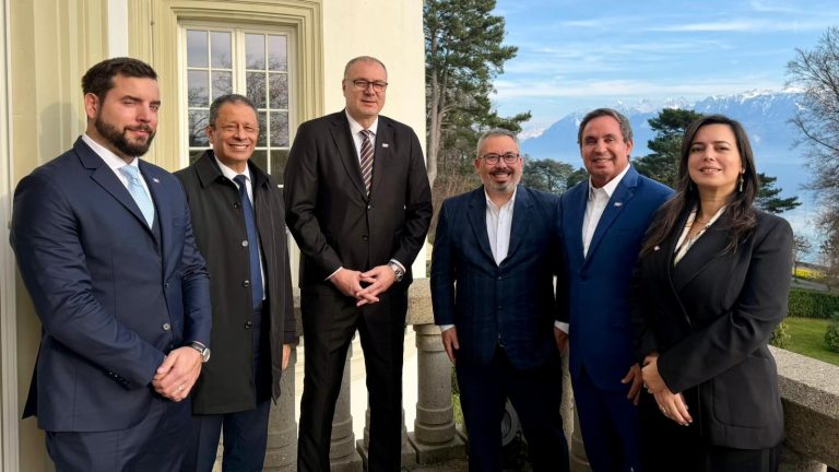 FIVB and ISF unite to discuss future of youth volleyball