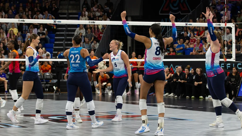Supernovas Ride Record Nights from Oglivie, Londot to Four-Set Win over Atlanta