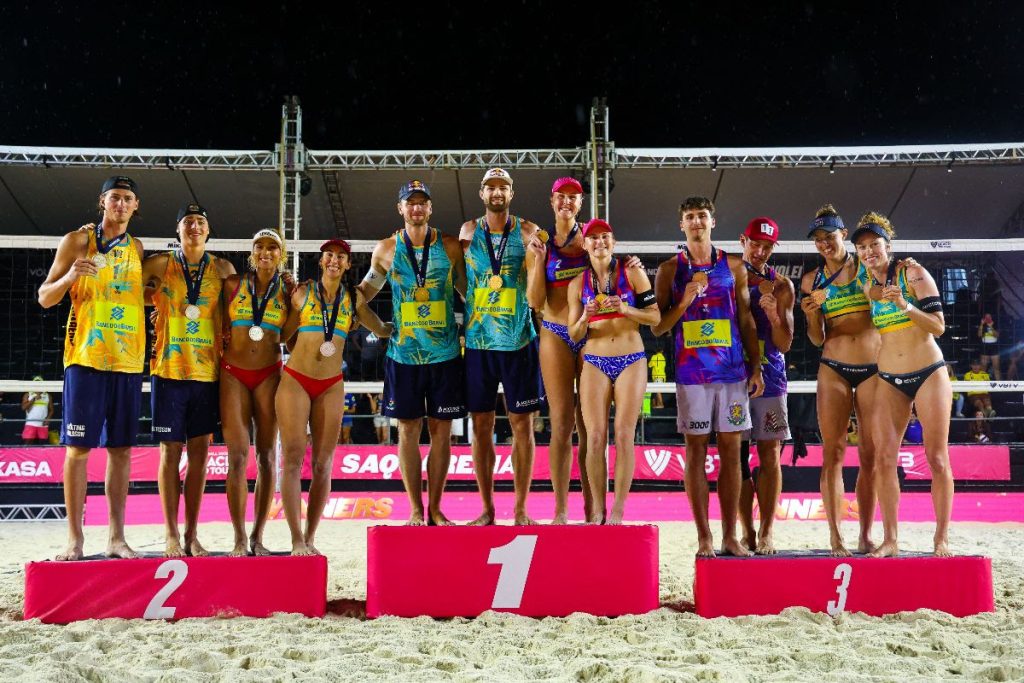 Americans Brasher and Cruz finish at the top of the Saquarema Elite to win their second gold in the season