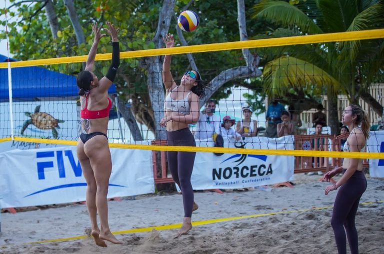 Top-Ranked Women’s Teams Open with Victories in Roatán