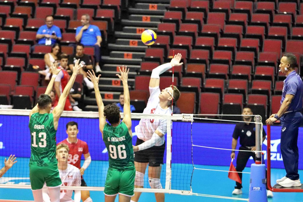 Canada Defeats Mexico in Straight Sets to Stay in the Semifinal Race