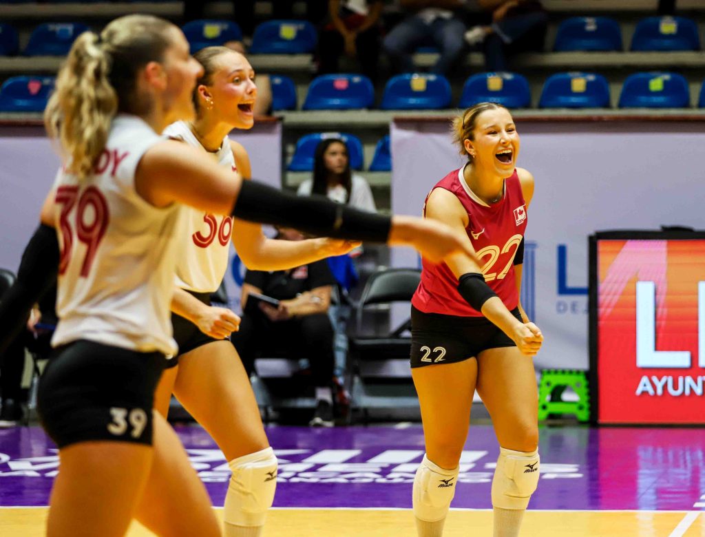 Canada Wins Decisive Match to Advance to Quarterfinals