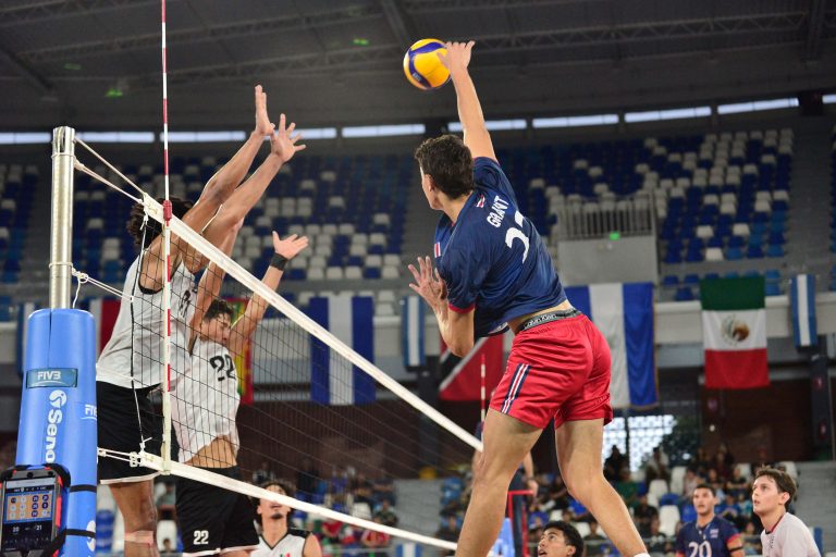 Costa Rica Surprises Mexico in Straight Sets