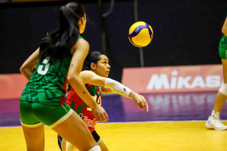 Mexico Uses Strong Serving Against Guatemala to Remain Unbeaten